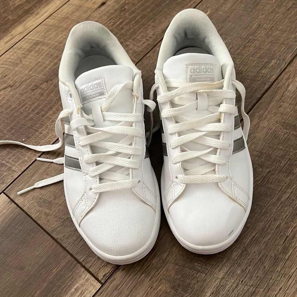 Adidas cloud foam Size 6.5